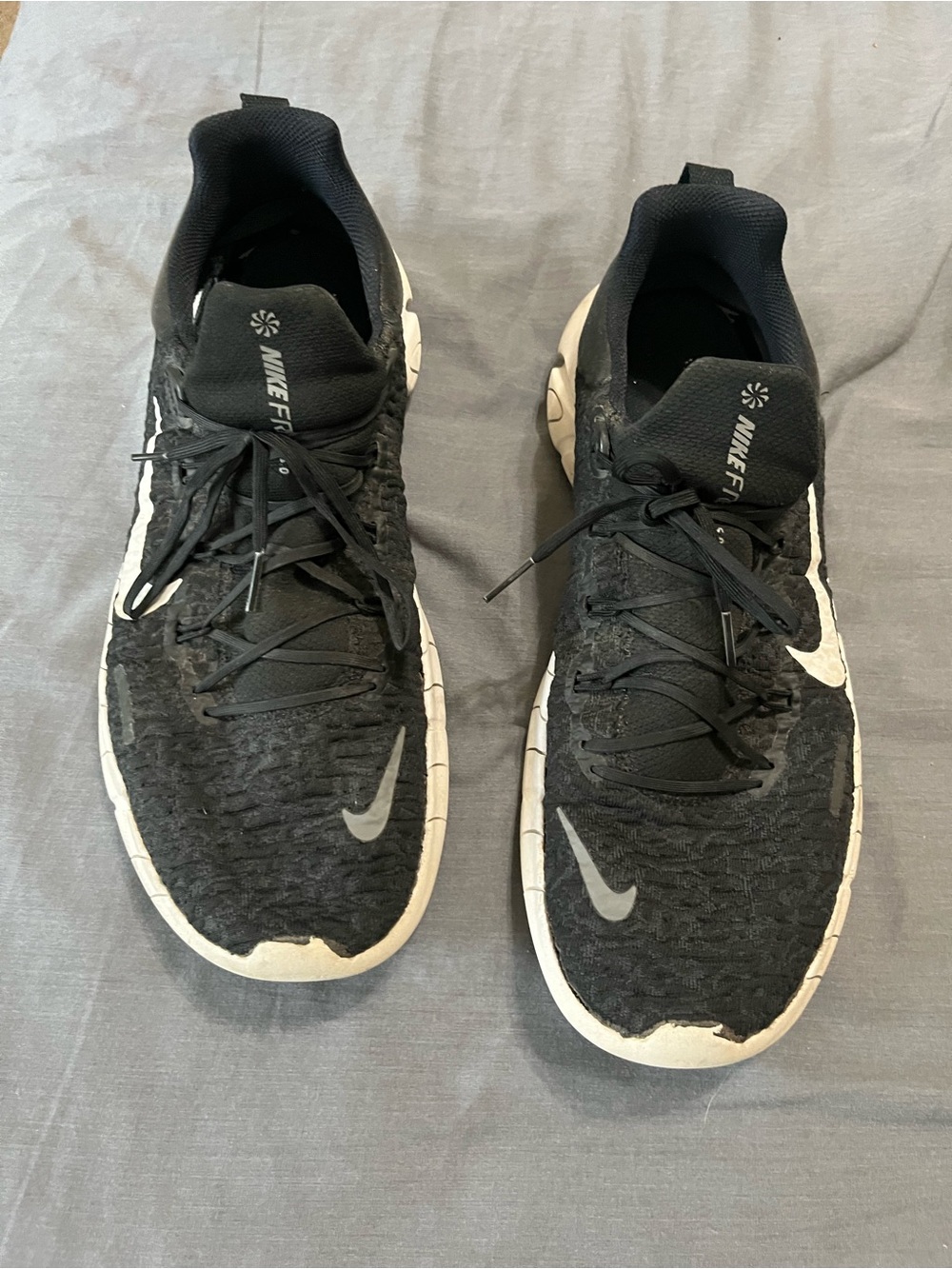 Nike Men’s Black Free RN with White Swoosh